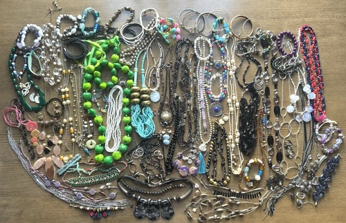 Vintage Now Necklace Brooch Beads Mixed Jewelry Costume Jewelry Collection Lot 4