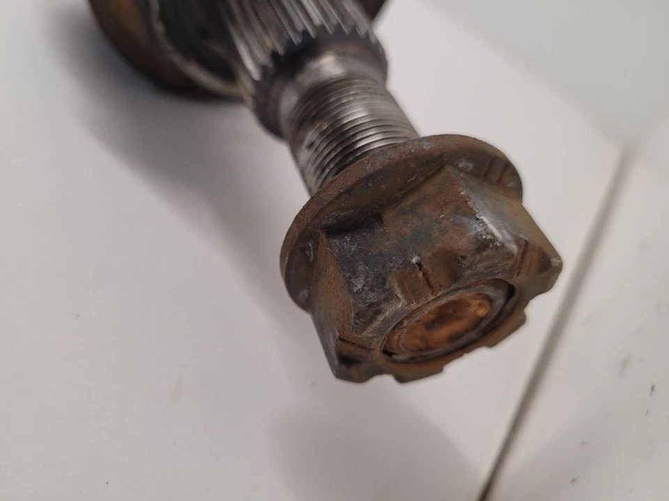 Chrysler 300 RH 2005-2008 eje de pasajero eje trasero 5,7 L tracción trasera 05126332AA Foto 3 de 4