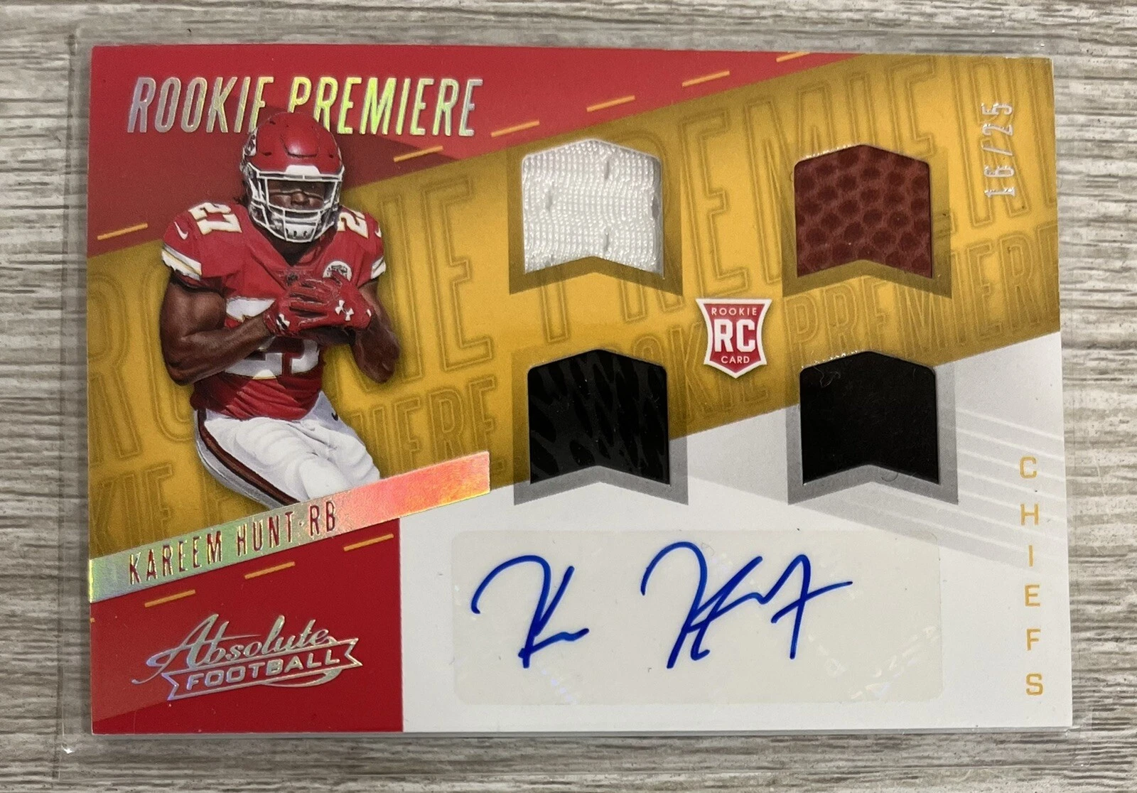 Kareem Hunt Panini Absolute #266 Quad Material Autograph-Spectrum