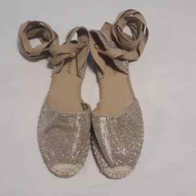 Bamboo Women 7.5 Closed Toe Glittery Tie Up Ankle Jute Trim Flat