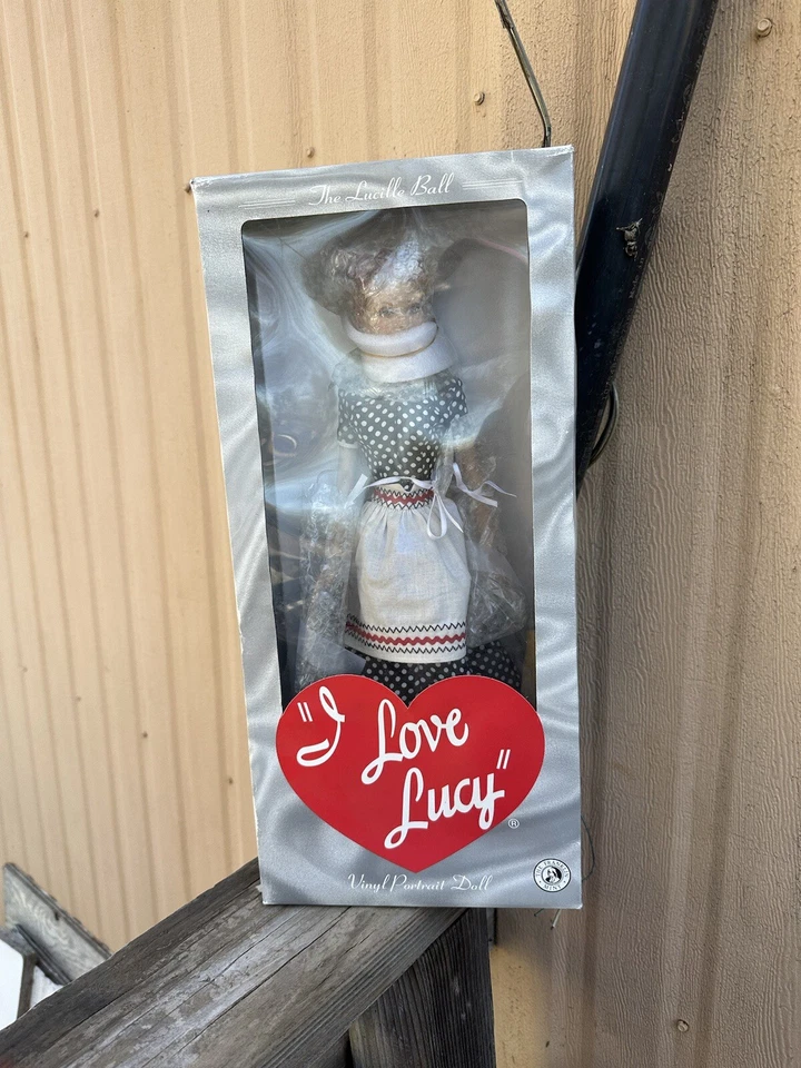 Muñeca Barbie I Love Lucy - b3451 Foto 2 de 2