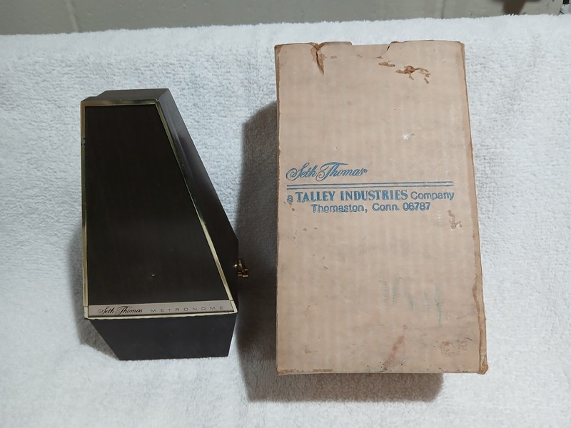 Vintage Seth Thomas Wind Up Metronome In Original Box #1104