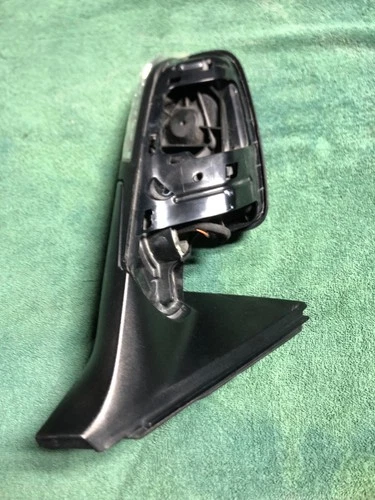 2013-16 Buick Lacrosse OEM Right Mirror # 22857593 With Signal and Blind Spot