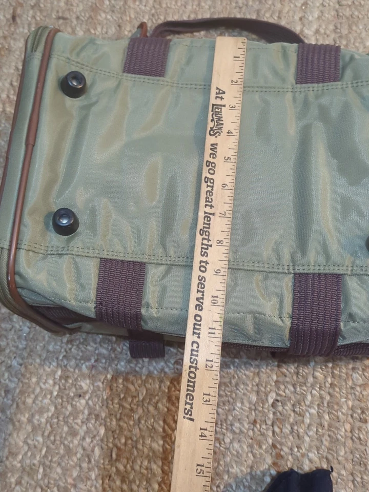 Bolsa de Viaje Sherpa Original Deluxe Porta Mascotas Verde Oliva Aprobada por Aerolínea PEQUEÑA Foto 4 de 4