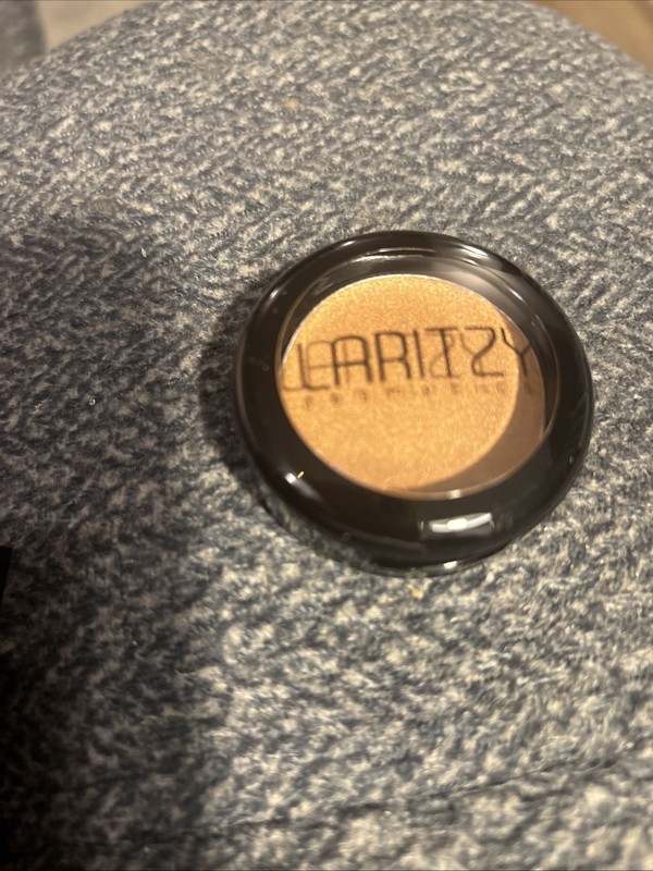 Laritzy Cream Highlighter in Virtue. Full sized, 2 g./.07 oz. 