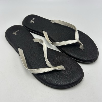 Sanuk Sandals Womens 9.5 Casual Slip On Thong Flip Flops White Leather Flats