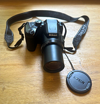 Nikon COOLPIX B500 Bridgekamera 16MP 40x Zoom WLAN/NFC Schwarz mit Zubehörpaket
