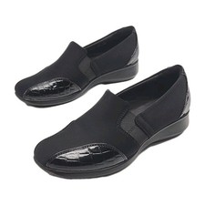 Clarks Collection Loafer Shoe Black 1.25 Wedge Heel Women Sz 7 Microfiber Patent