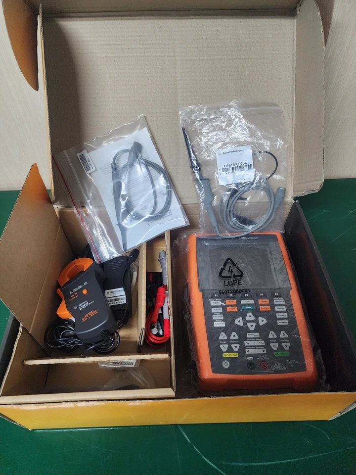 Agilent U1620A Handheld Oscilloscopes, 200 MHz, 2 Analog Channels - Image 2 of 4