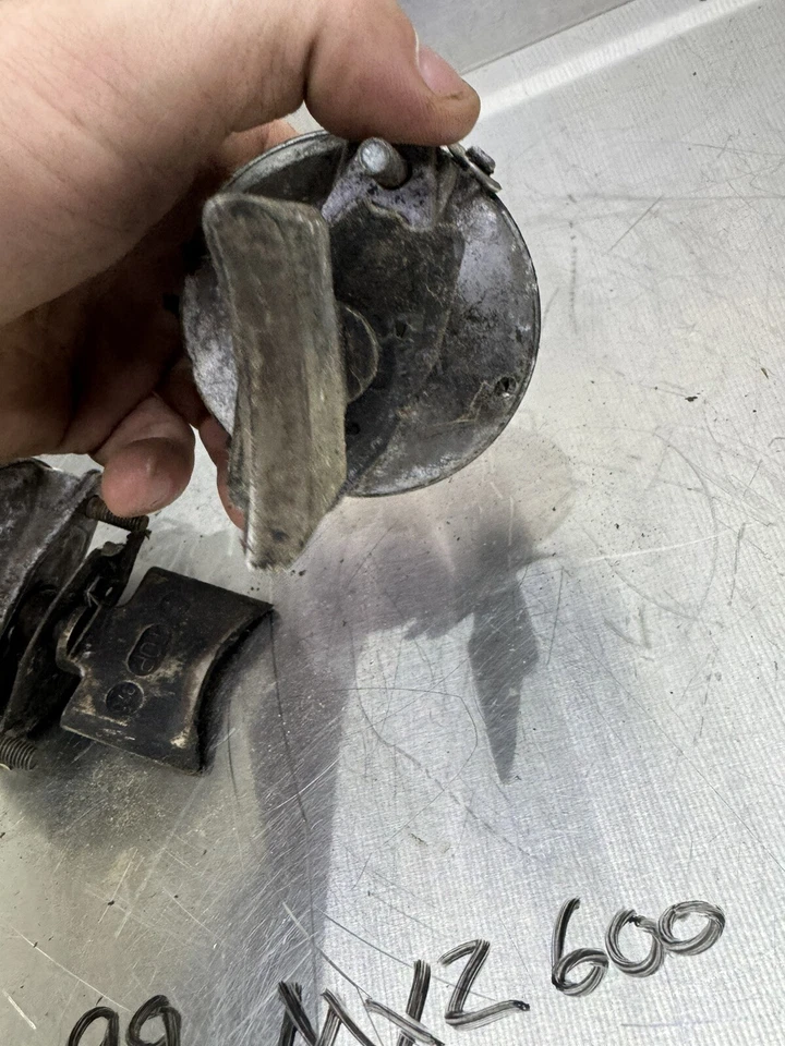 2000 99 00 01 Ski-doo Mxz Formula Z 600 Zx Juego de montaje de válvula Rave de potencia de escape Foto 4 de 4