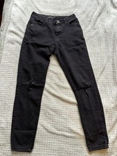Black Boohoo petite ripped knee detail jeans Size 6