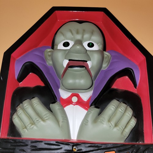 VTG Gemmy Animated Dracula Vampire Sings “In The Midnight Hour” Wall Plaque 🌺 - Picture 2 of 6