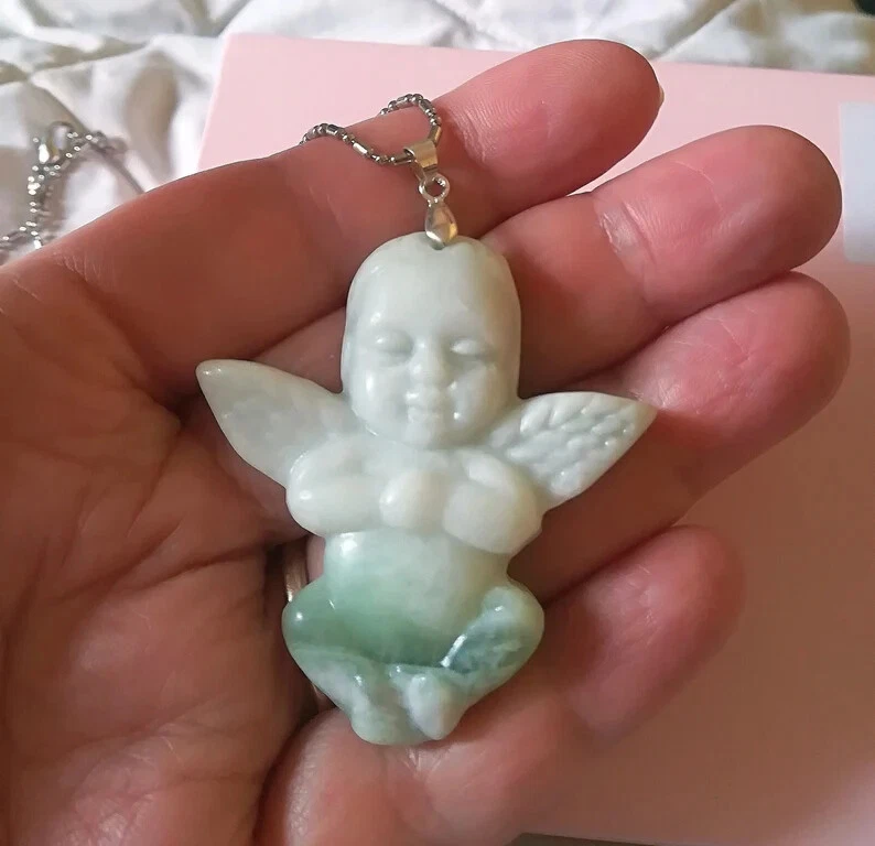 COLLANA CUPIDO GIADA BIANCA/VERDE IN ARGENTO 925 CON PENDENTE ANGELO DI GIADEITE - Immagine 2 di 4