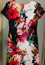STUDIO ONE SIZE 4 Floral Multi Cored on White Bodycon Short Sleeve Knee Length