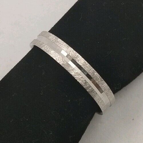 Alianza oro blanco 18 k. Rayado efecto hielo. Medida Tatum 20. Ref. SB104. - Imagen 1 de 4