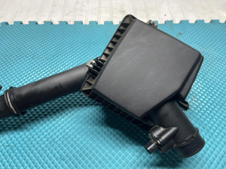 2011-2015 CHEVROLET VOLT 1.4L Air Cleaner Federal Emissions Opt NT7 Oem - Image 3 of 4