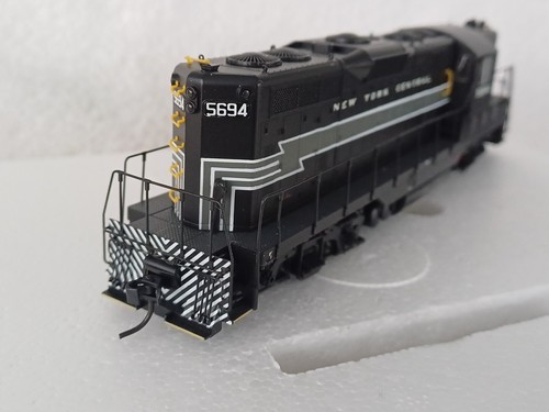 Proto 2000 HO 23589 Diesel Loco Type GP7 New York Central #5694 Limited Edition - Picture 12 of 14
