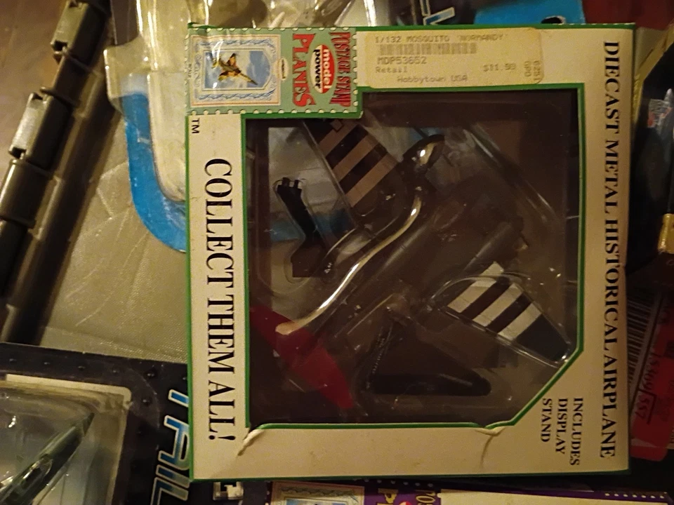 Avión Diecast con Soporte No.5392 P-80 Shooting Star 1/100 Históricamente Preciso Nuevo en Caja Foto 2 de 4