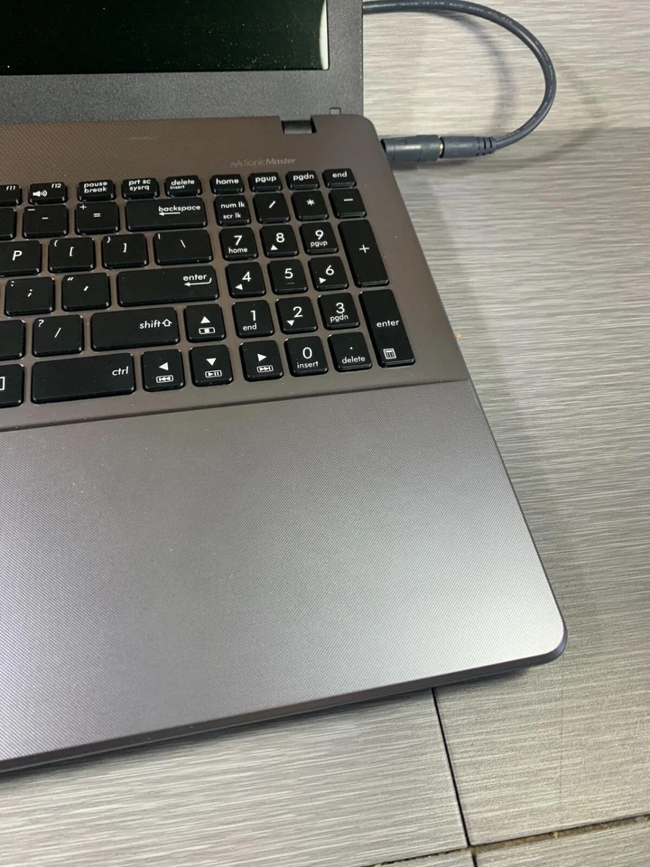 Portátil Asus X550Z Negro Puerto HDMI Pantalla Táctil Incorporada Cámara Web - Para Piezas Foto 4 de 4