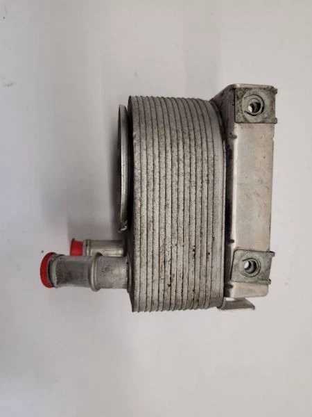 2014-2018 JEEP GRAND CHEROKEE 2.4L ENGINE OIL COOLER Foto 4 de 4