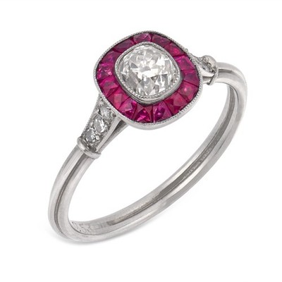 Art Deco inspirierter alter Minenschliff Diamant Rubin Zielscheibe Platin Ring