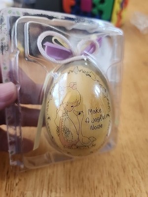 Precious Moments Easter Egg  Make A Joyful Noise   1990's