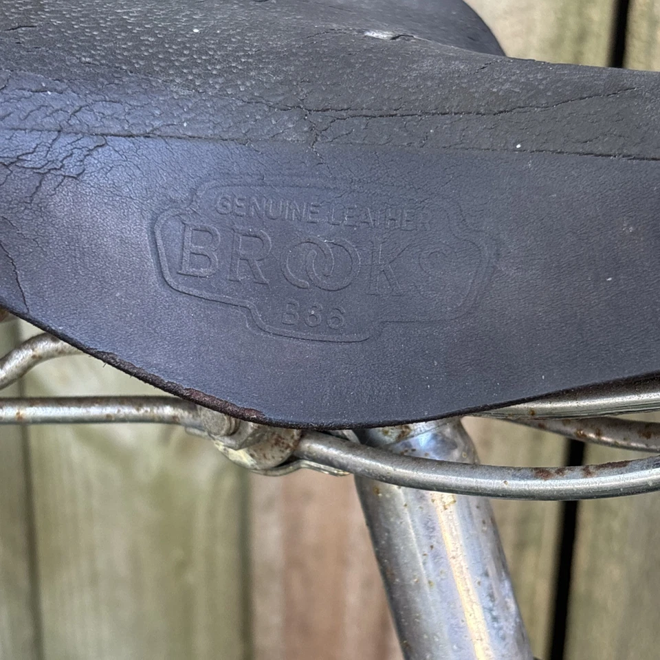 Bicicleta turística Raleigh de colección, frenos de varilla, hecha en Inglaterra, sillín Brooks 1980 Foto 4 de 4