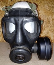 British Army Avon S6 Gas Mask Respirator dated 1971 Size SMALL