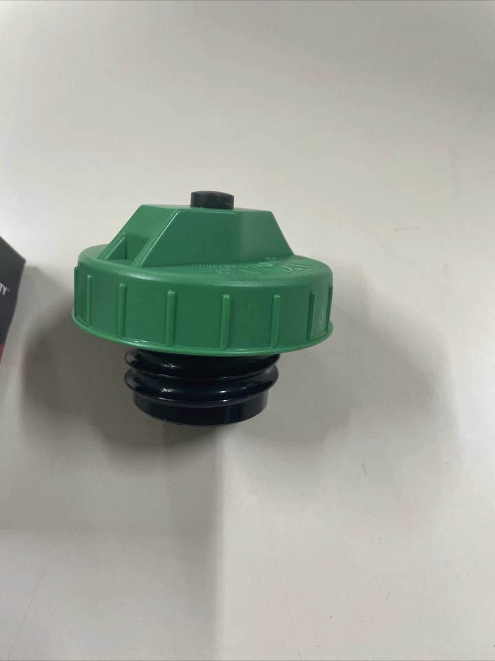 Tapa de gas Gates 31615D nueva para Chevy Le Sabre De Ville Suburban Express Van Blazer Foto 2 de 2