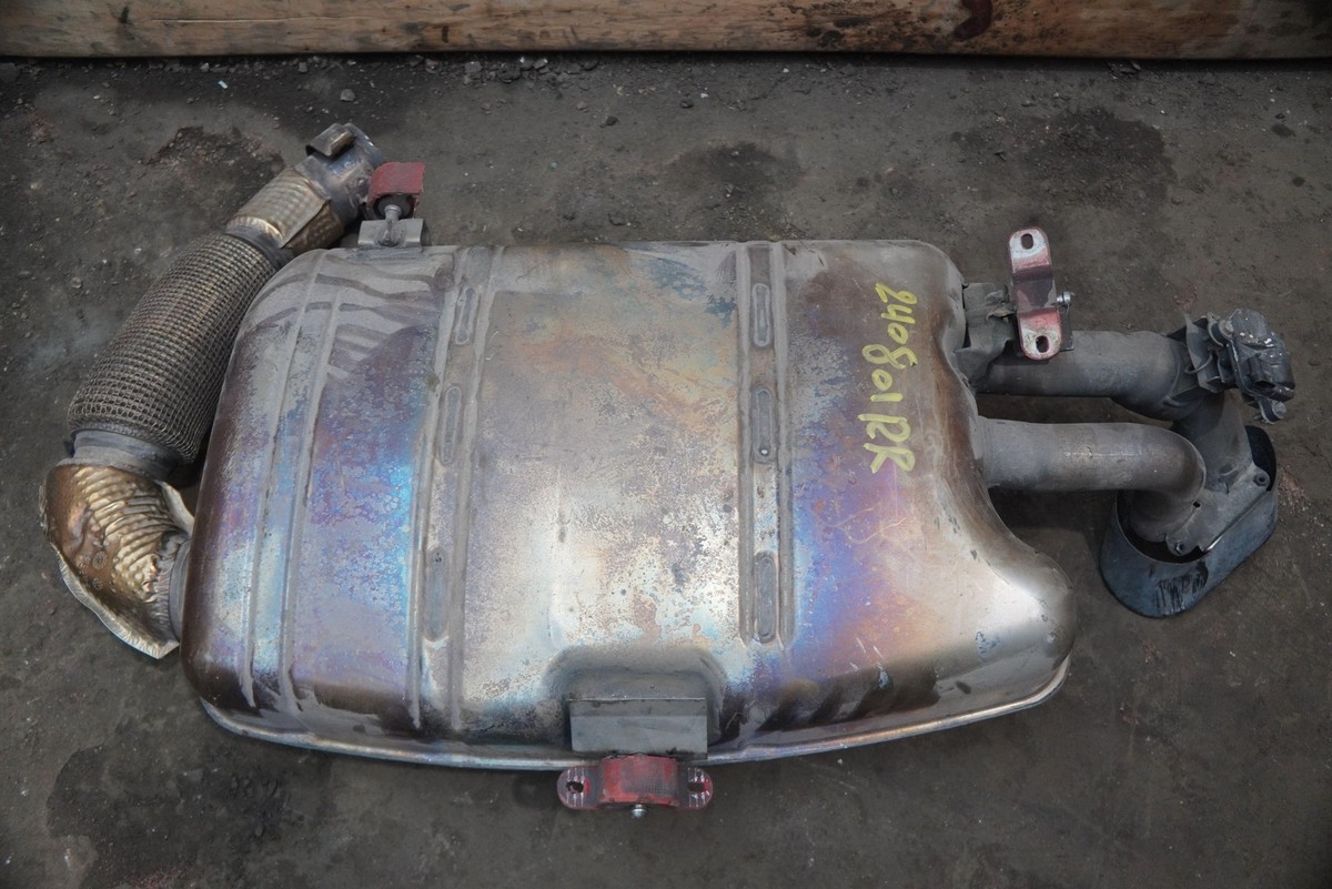 Rear Exhaust Muffler Silencer Tail Pipe 18308608167 OEM BMW i8