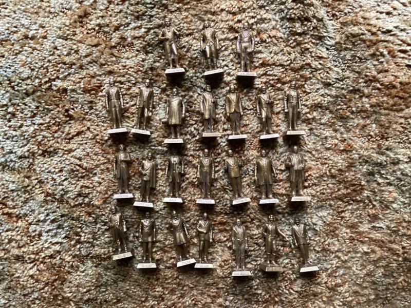 24 Marx Presidents Unpainted   used   In great shape.