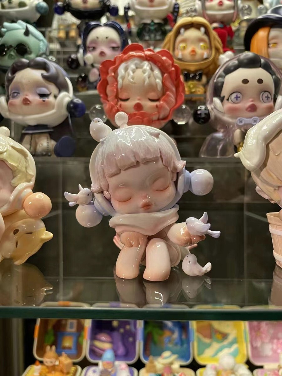 POP MART x SKULLPANDA The Warmth Chirping Mini Figure Art POP MART x SKULLPANDA The Warmth Chirping Mini Figure Art