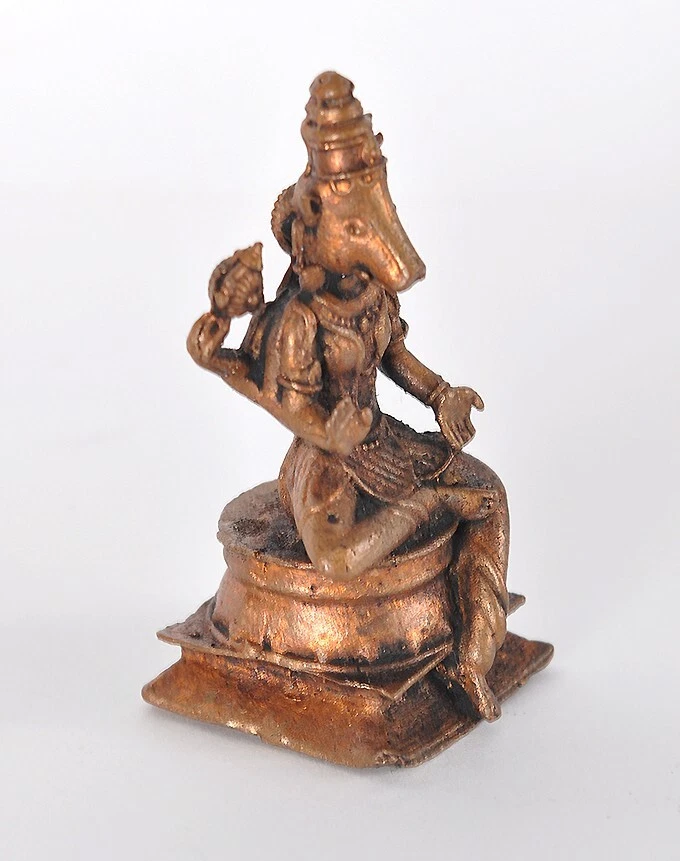 Antigua estatua de cobre ritual hindú tradicional indio Avatar Señor Varaha Vishnu Foto 2 de 4