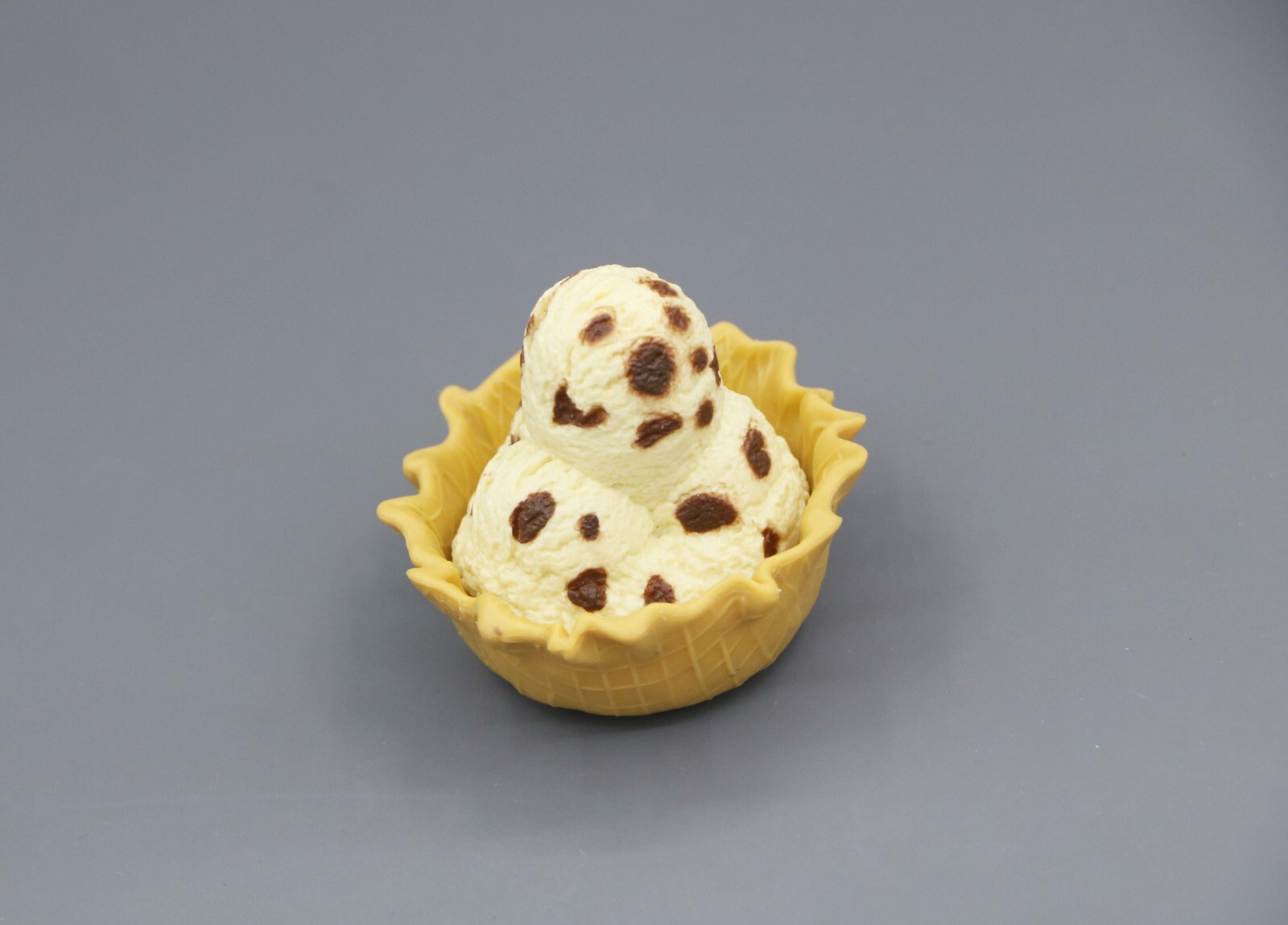 American Girl waffle bowl & scoops for 18'' doll Jeni's Splendid Waffle Cone Set