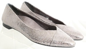 vionic pointed toe flats