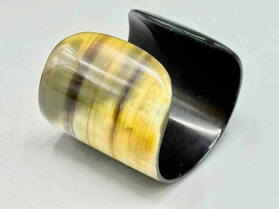 Pulseira de chifre de gado preta e creme tornozelo largo - Vietnã - Imagem 3 de 4