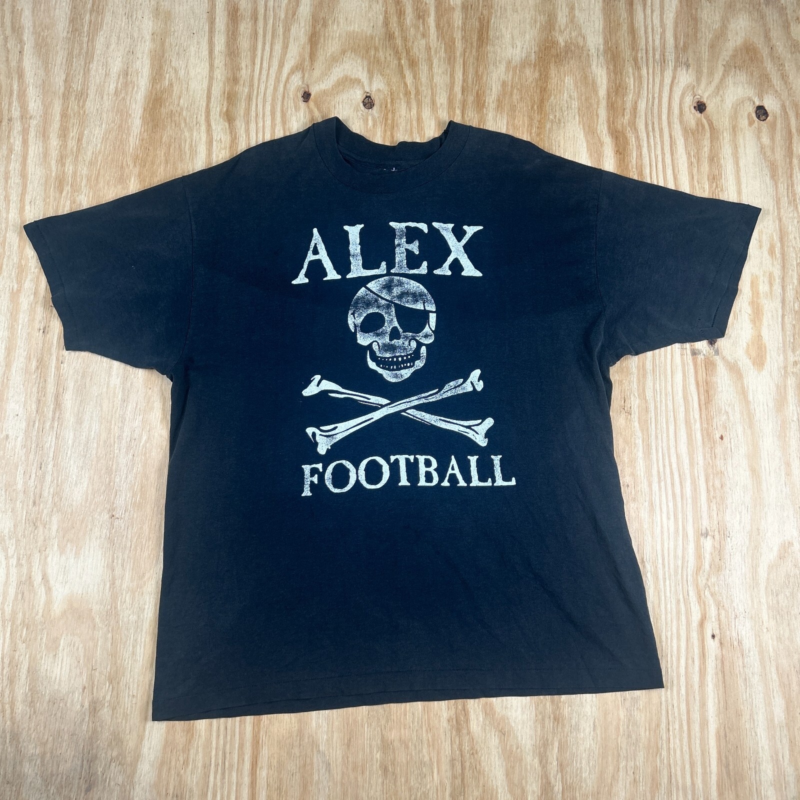 VTG Alex Football Skull and Cross Bones Graphic T-Shirt Men's Large Black 90's