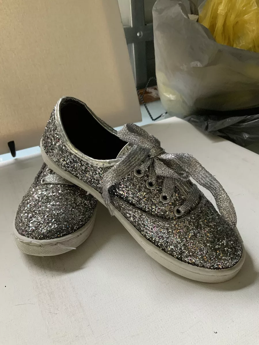 girls Sparkle sneakers size 4. Nice Shoes