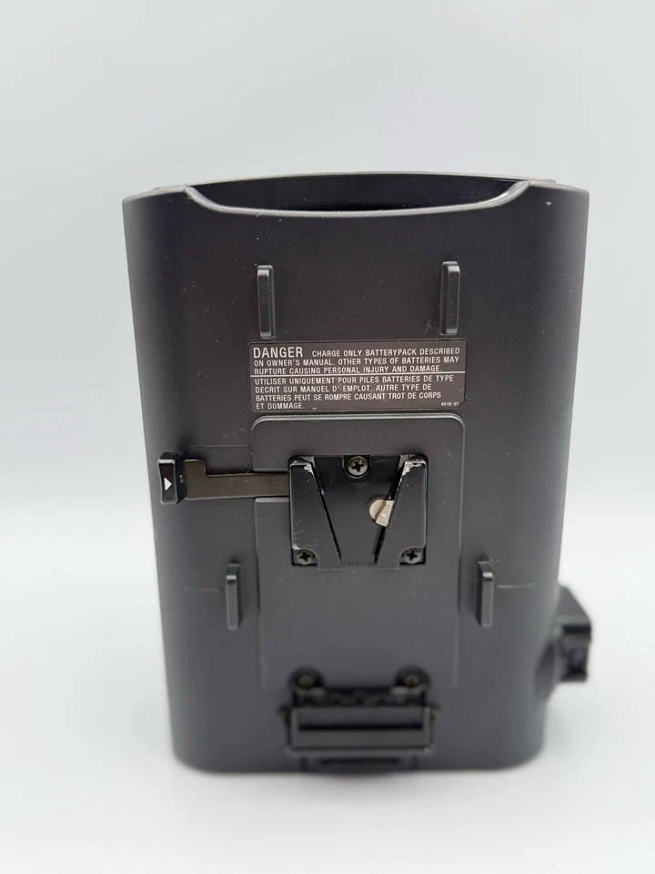 Cargador de batería de doble posición Sony BC-L50 Foto 3 de 4