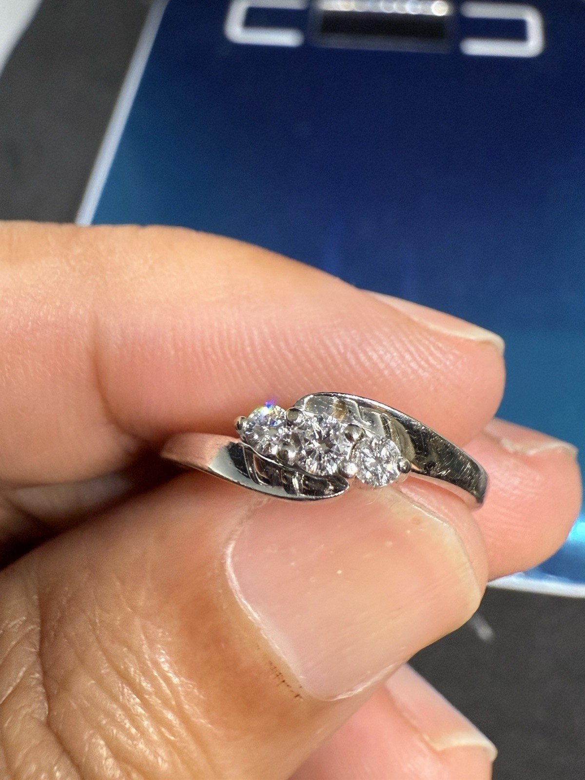 14k White Gold .15 Ctw Diamond Ring Size 7. - image 5