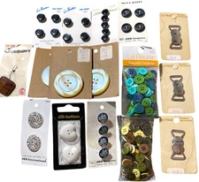 VTG New Lot 230 Sewing Buttons on Cards La Mode Le Chic JHB Le Butons Bags
