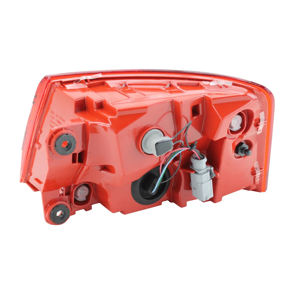 Conjunto de lámpara de luz trasera LED exterior izquierda Valeo para Audi A6 Quattro S6 Foto 3 de 4