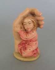 Sch&uuml;tzende Hand M&auml;dchen 7,5 cm hoch Holz bemalt Taufe Erstkommunion M&auml;dchen S7