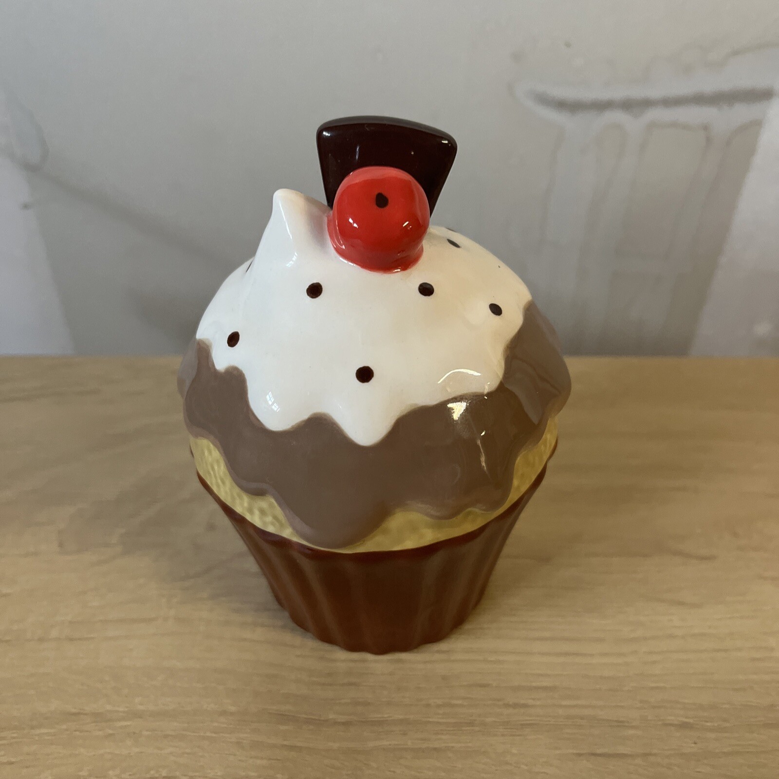 Cupcake piggy Bank-image