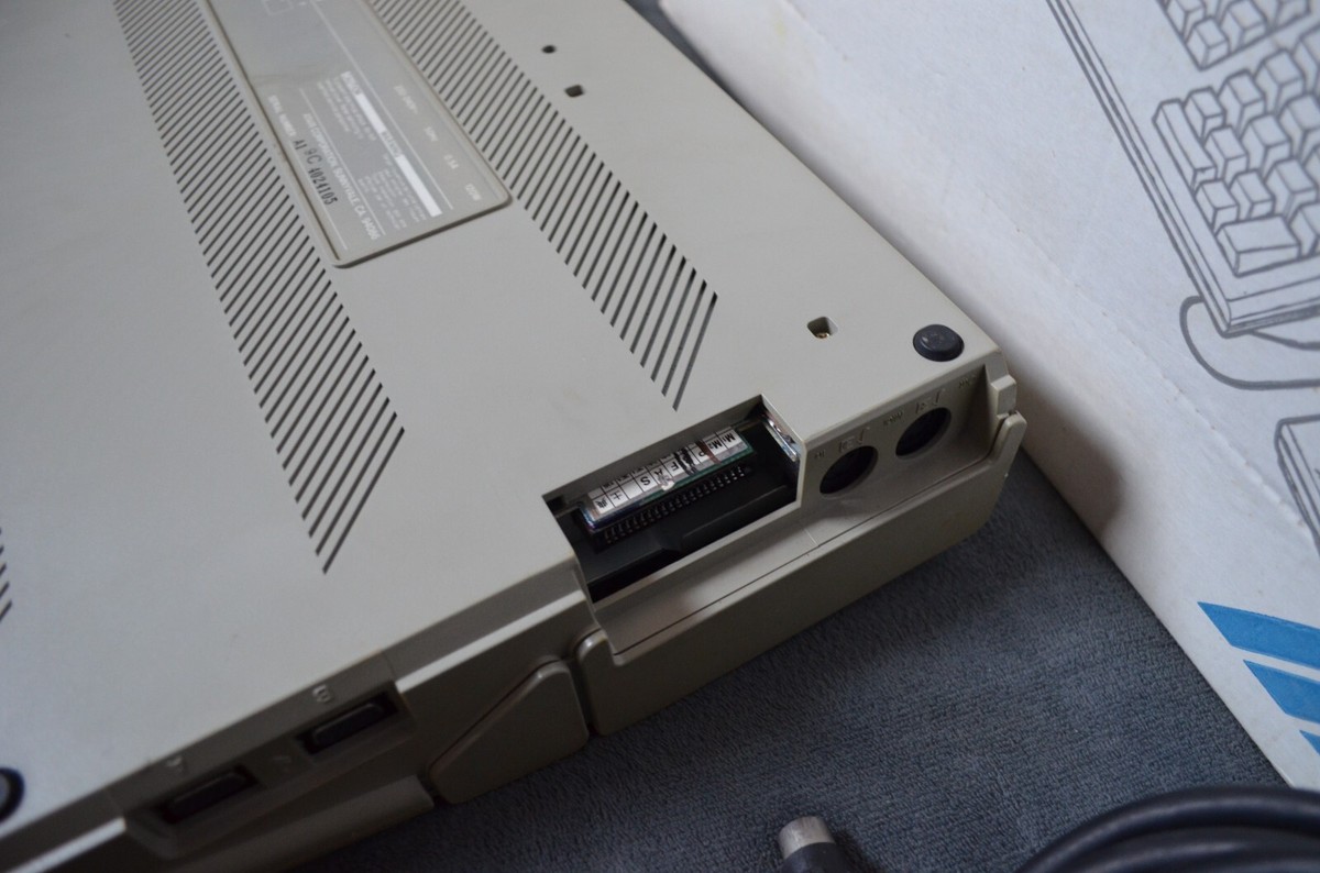 Atari 520 STE avec boîte, notice et câbles – rétro gaming - Consoles