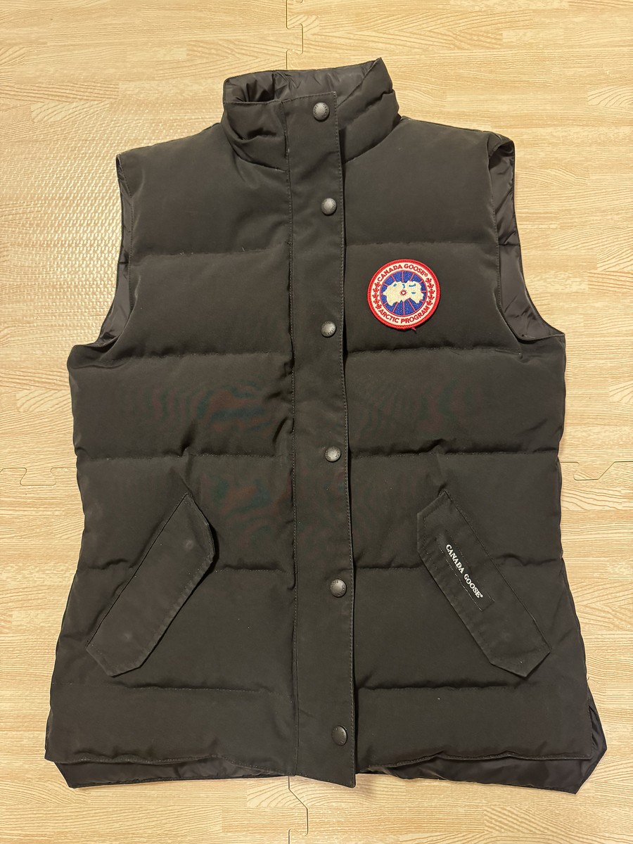 Auth CANADA GOOSE Down vest 2832L Black FREESTYLE Size S