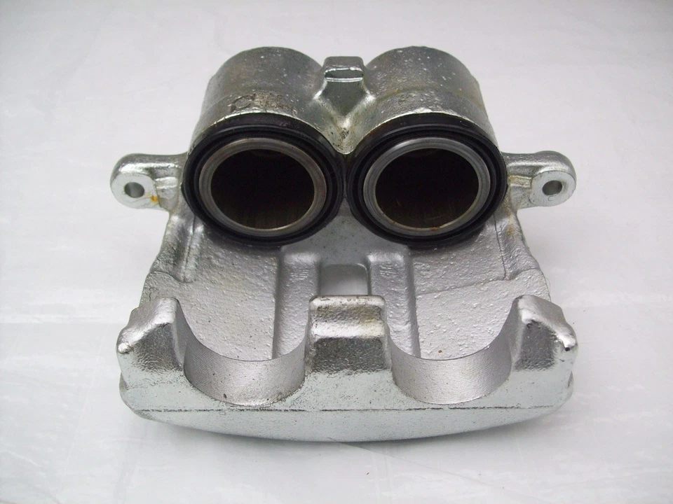 Land Rover Discovery 2 Range Rover P38 Brake Caliper Lucas Front Left STC1915E - Image 3 of 4