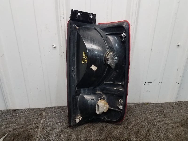 1997-02 Ford Expedition Drivers Left Tail Light  - Image 2 of 2