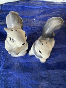 salt and pepper shakers vintage large squirrels. Japan (36)