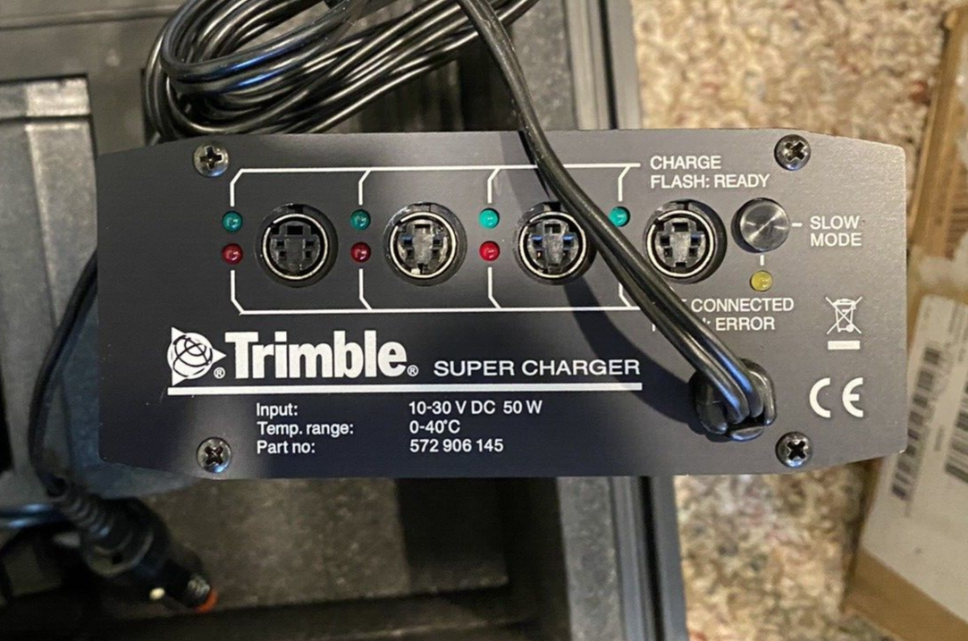Complete Trimble Power Pack Super Charger Kit Mint Shipped w/in 24